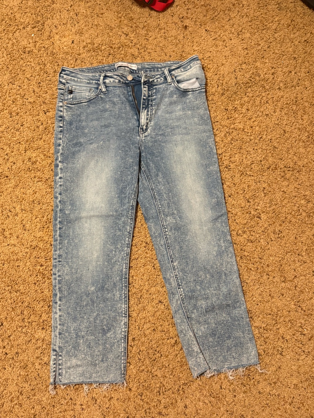 KanCan Women’s Light Blue Slim Straight Jeans